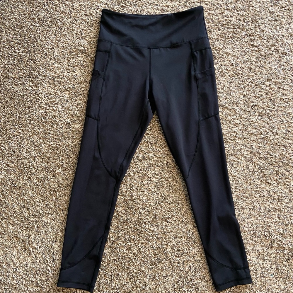 Black Zaya leggings with pocket !!